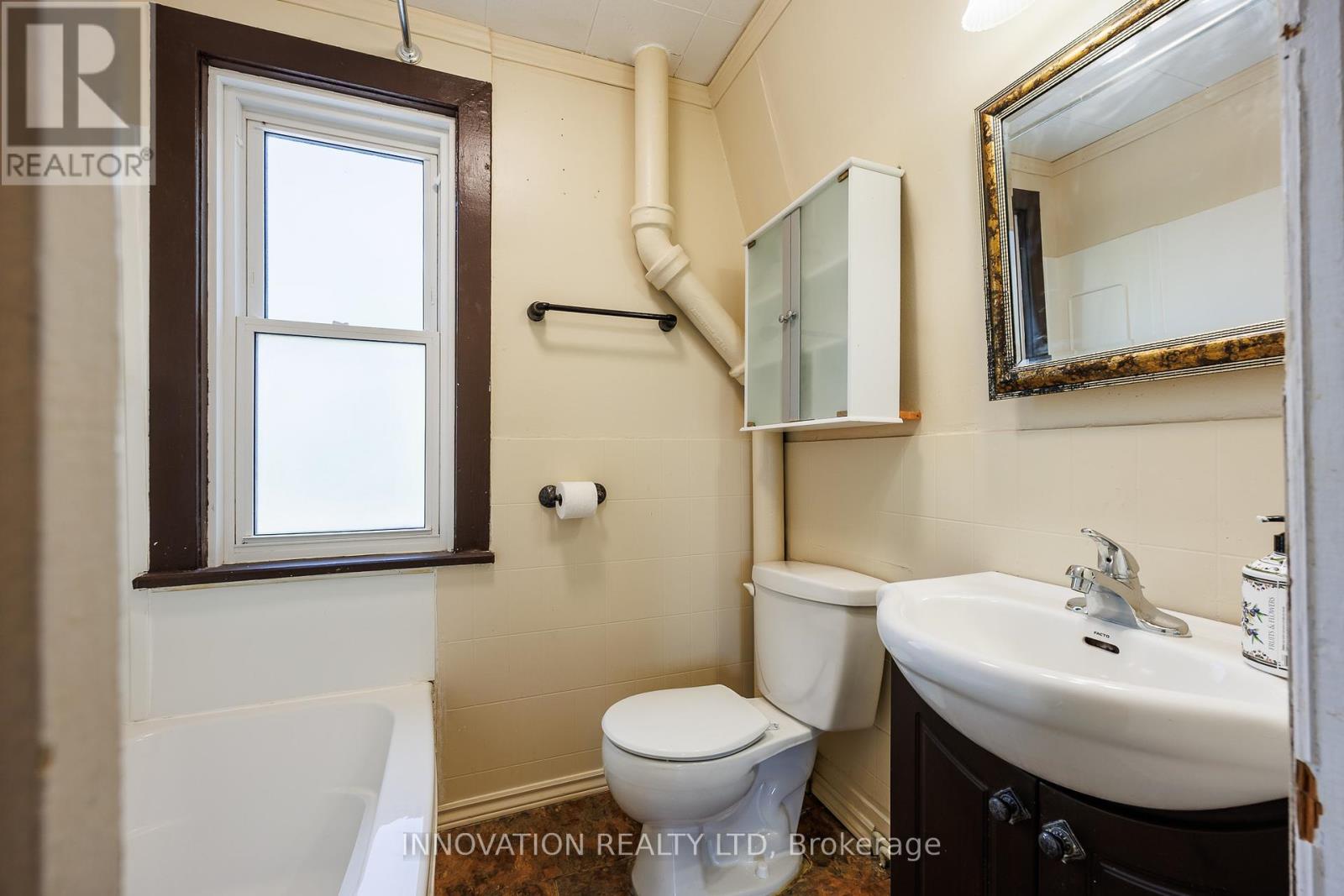 301 Sidney Avenue, Renfrew, Ontario  K7V 2X4 - Photo 23 - X12183067