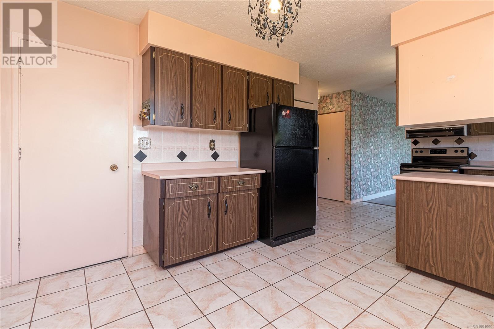 Property at 2910 Leigh Rd image 2