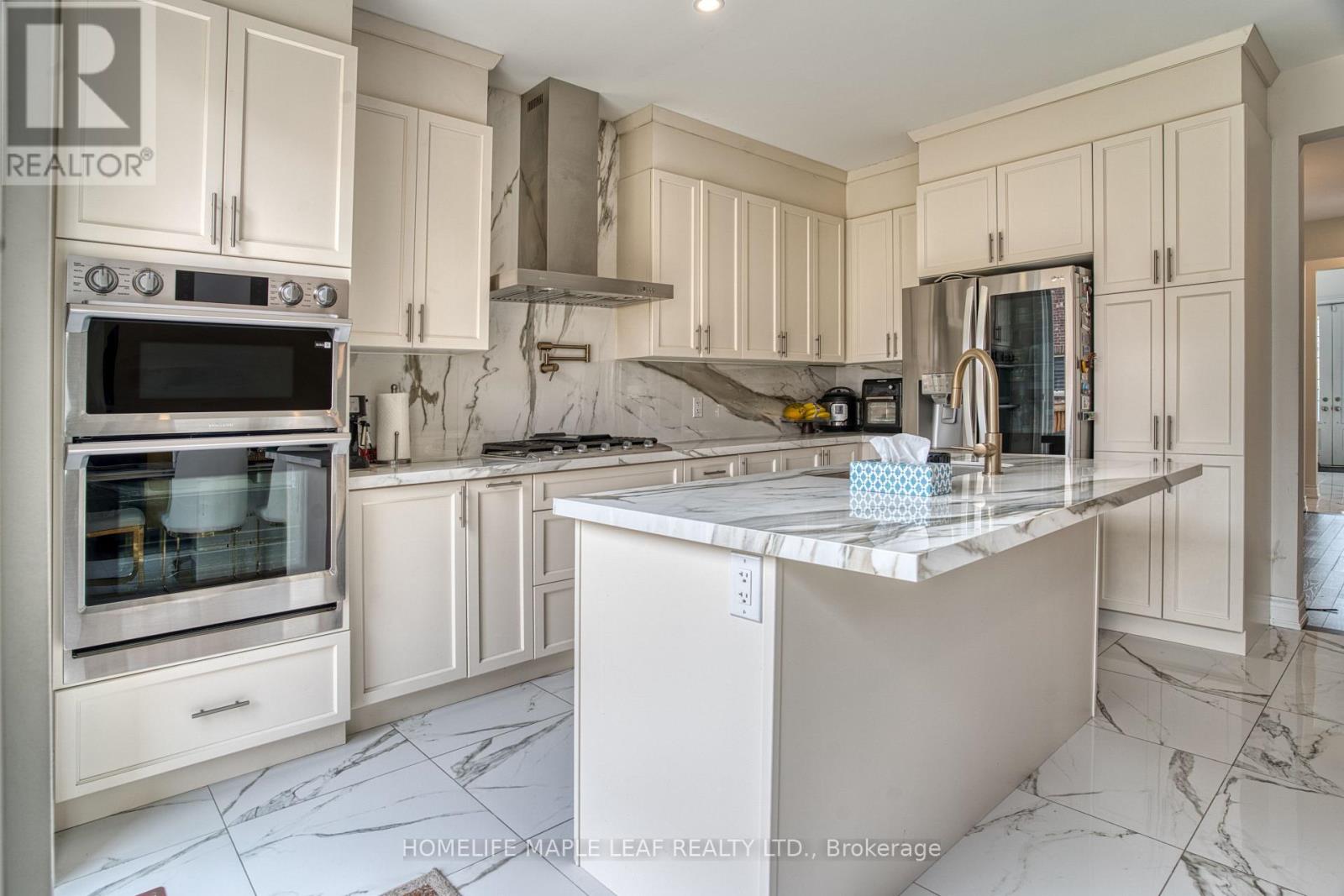 43 Puffin Crescent, Brampton, Ontario  L6R 4C3 - Photo 10 - W12183022
