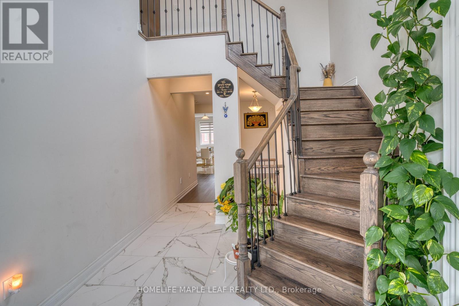 43 Puffin Crescent, Brampton, Ontario  L6R 4C3 - Photo 5 - W12183022
