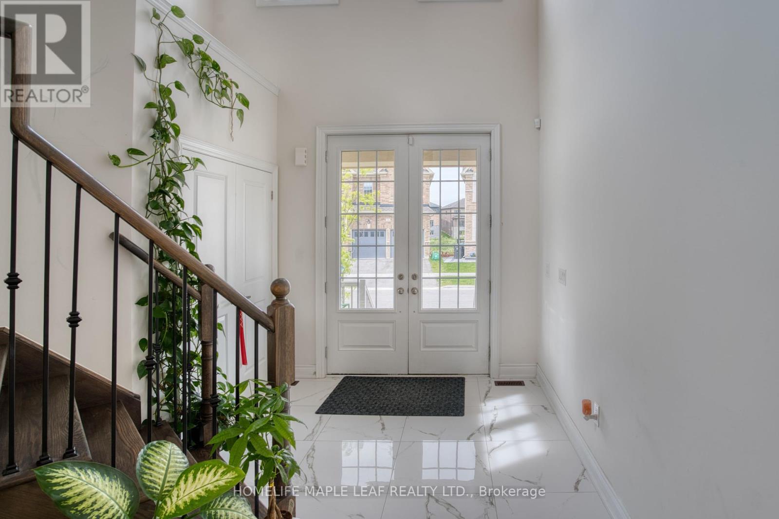 43 Puffin Crescent, Brampton, Ontario  L6R 4C3 - Photo 6 - W12183022