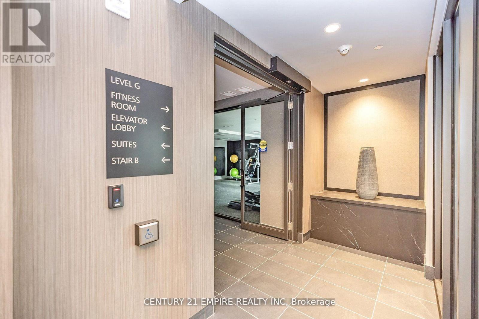 503 - 95 Dundas Street W, Oakville, Ontario  L6M 5N4 - Photo 8 - W12183023