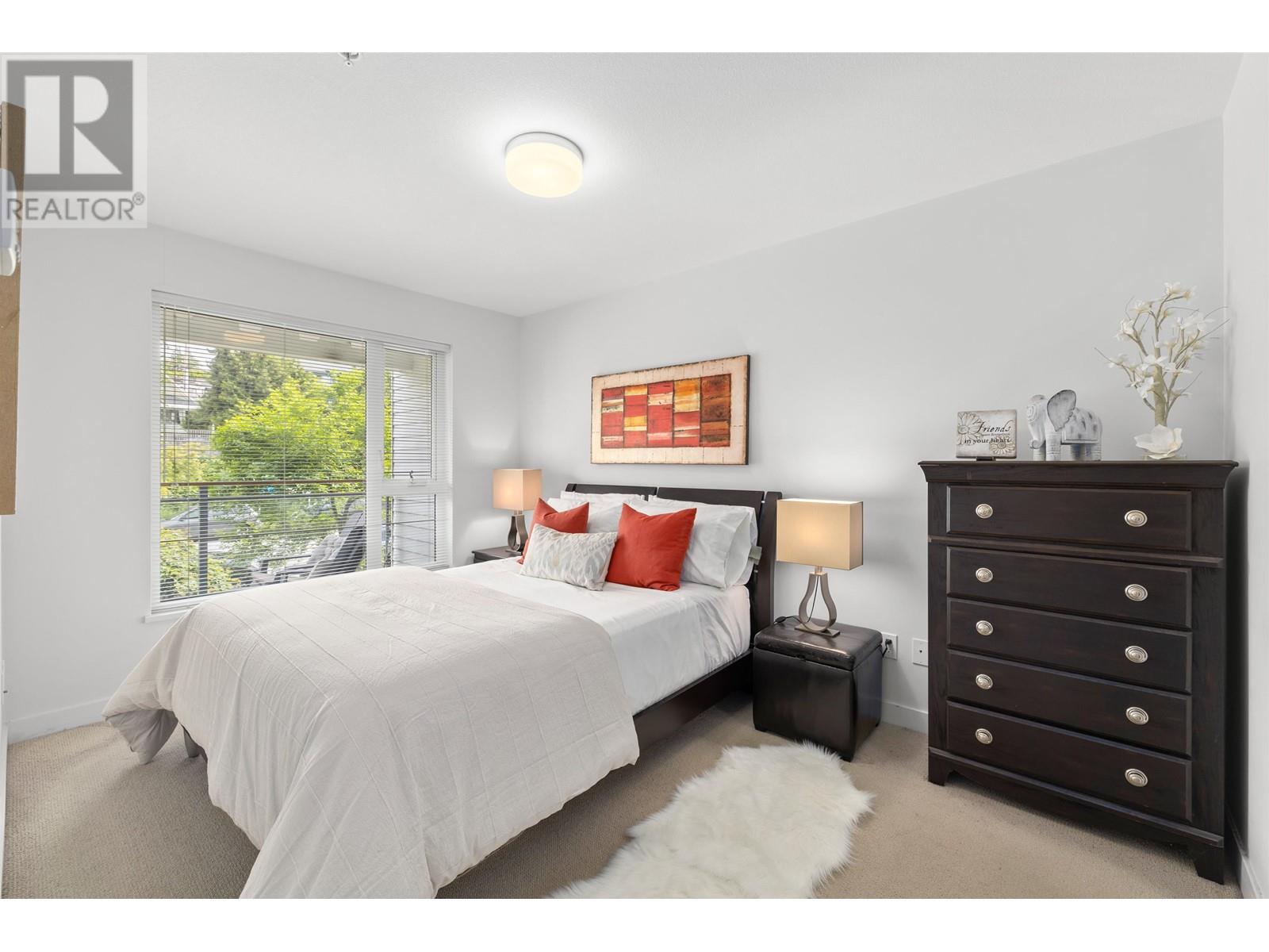 213 221 E 3rd Street, North Vancouver, British Columbia  V7L 0C1 - Photo 13 - R3009000