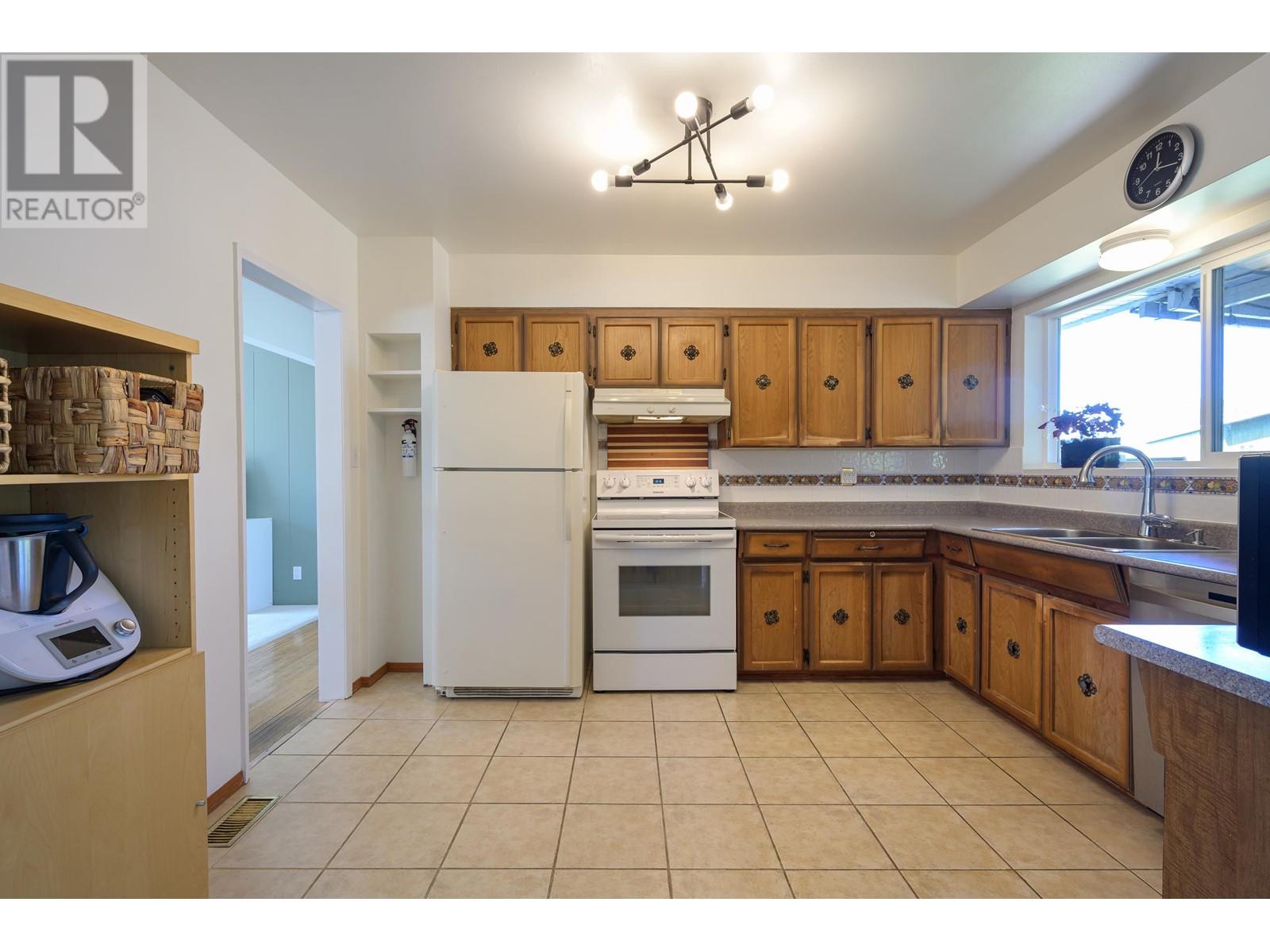 5031 44b Avenue, Ladner, British Columbia  V4K 1J2 - Photo 14 - R3009024