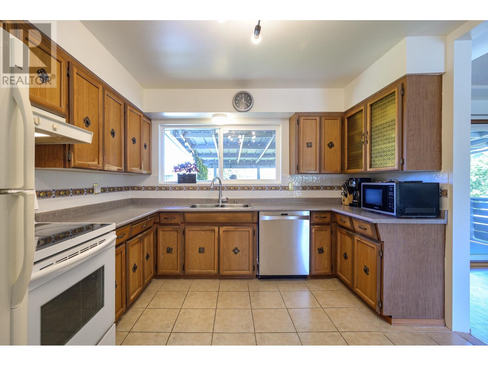 5031 44b Avenue, Ladner, British Columbia  V4K 1J2 - Photo 16 - R3009024