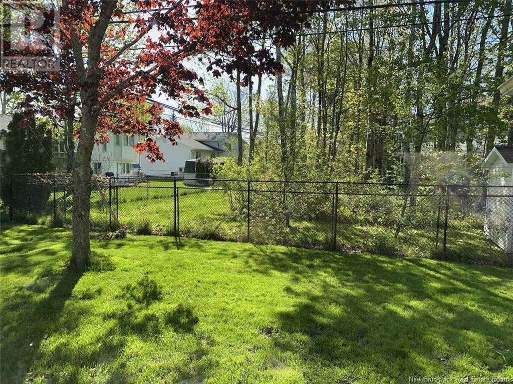 Property at 20 White Oak Terrace image 3
