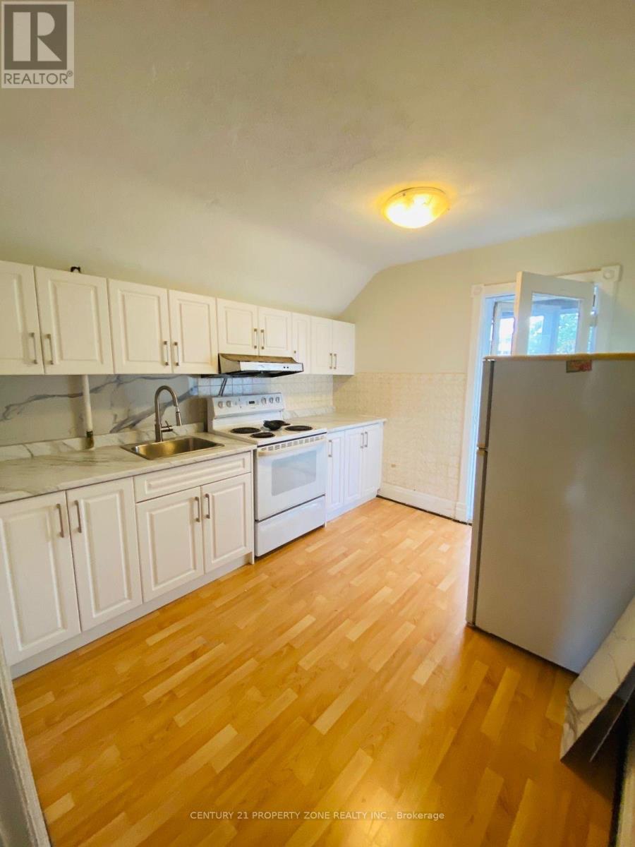 First Floor - 25 Peter Street, Kitchener, Ontario  N2G 3J5 - Photo 3 - X12182940