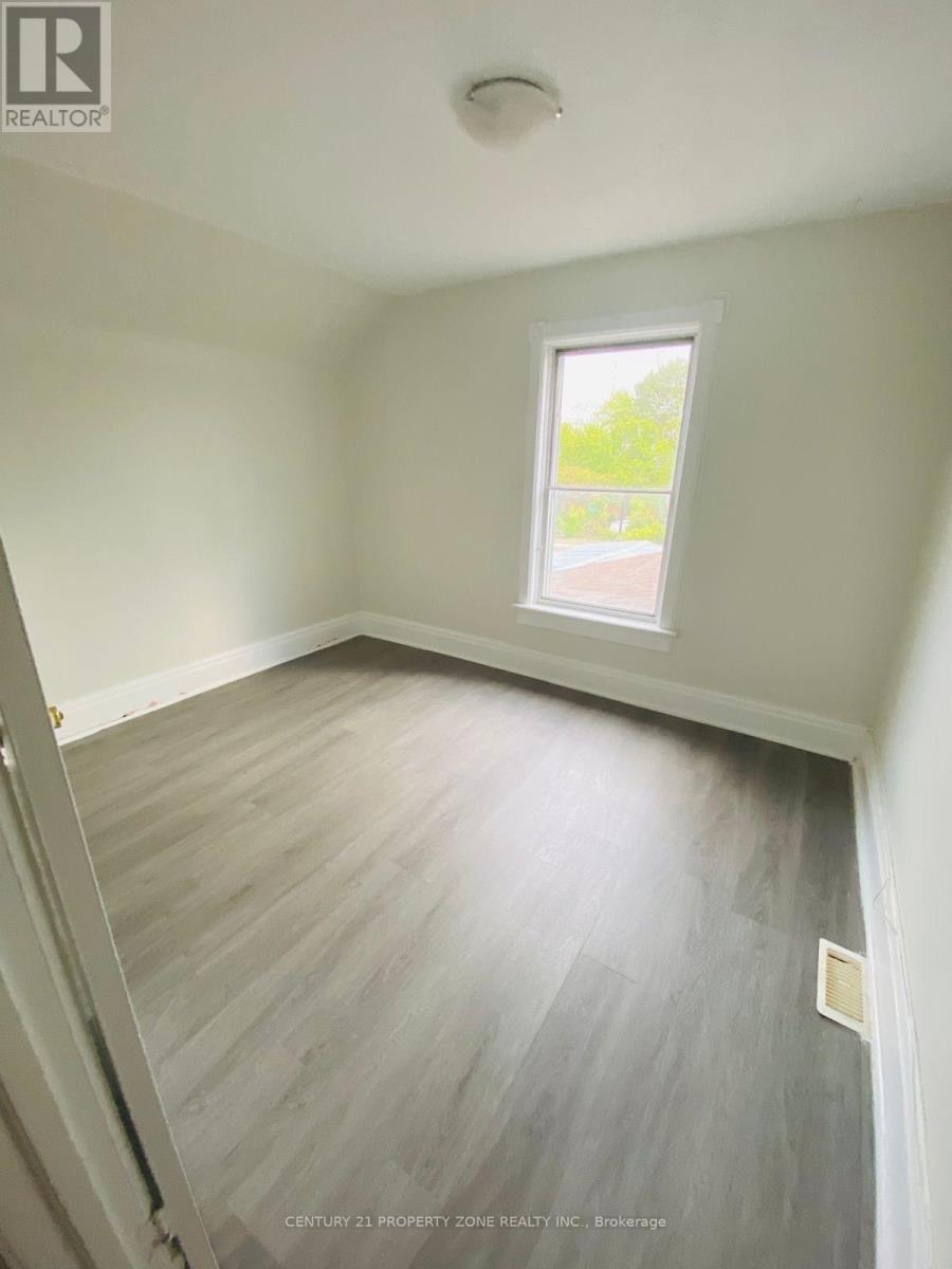 First Floor - 25 Peter Street, Kitchener, Ontario  N2G 3J5 - Photo 6 - X12182940