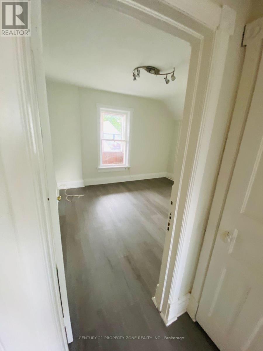 First Floor - 25 Peter Street, Kitchener, Ontario  N2G 3J5 - Photo 7 - X12182940