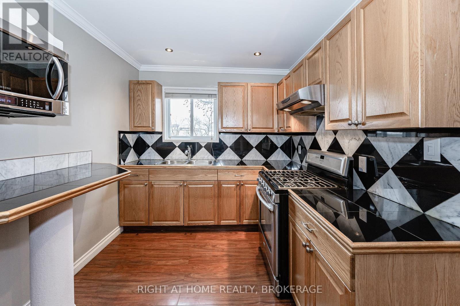 1 Arkledun Avenue, Hamilton (Corktown), Ontario  L8N 2H4 - Photo 21 - X12182964