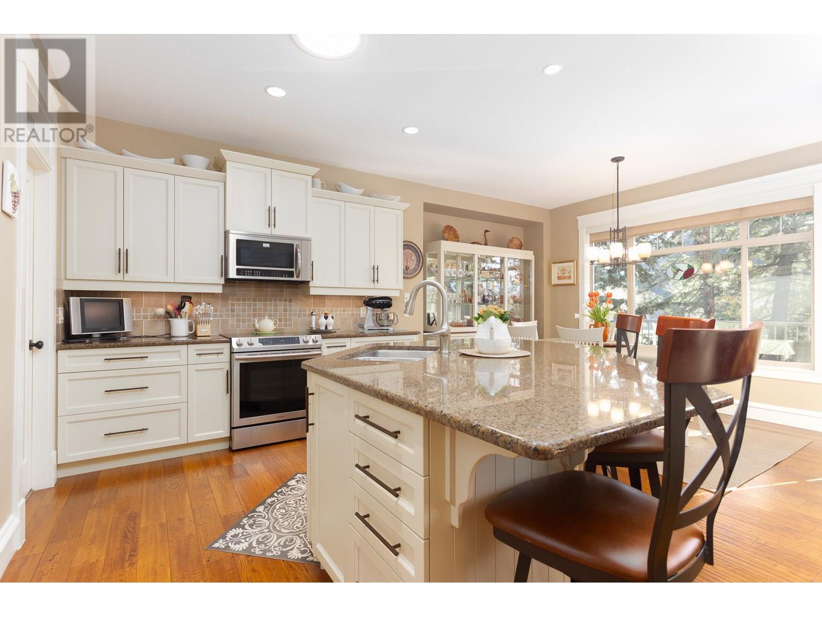 2532 Tuscany Drive, West Kelowna, British Columbia  V4T 3B6 - Photo 9 - 10345910