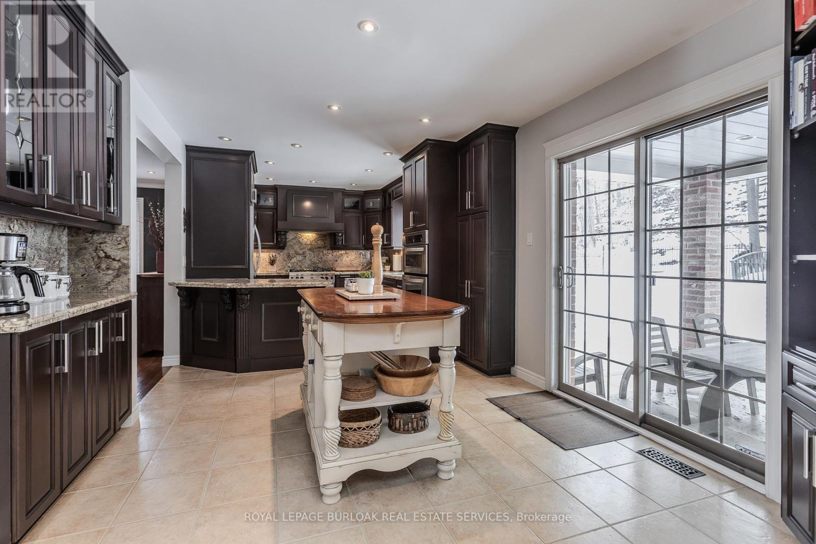 82 Terrace Drive, Grimsby, Ontario  L3M 1B5 - Photo 16 - X12182995