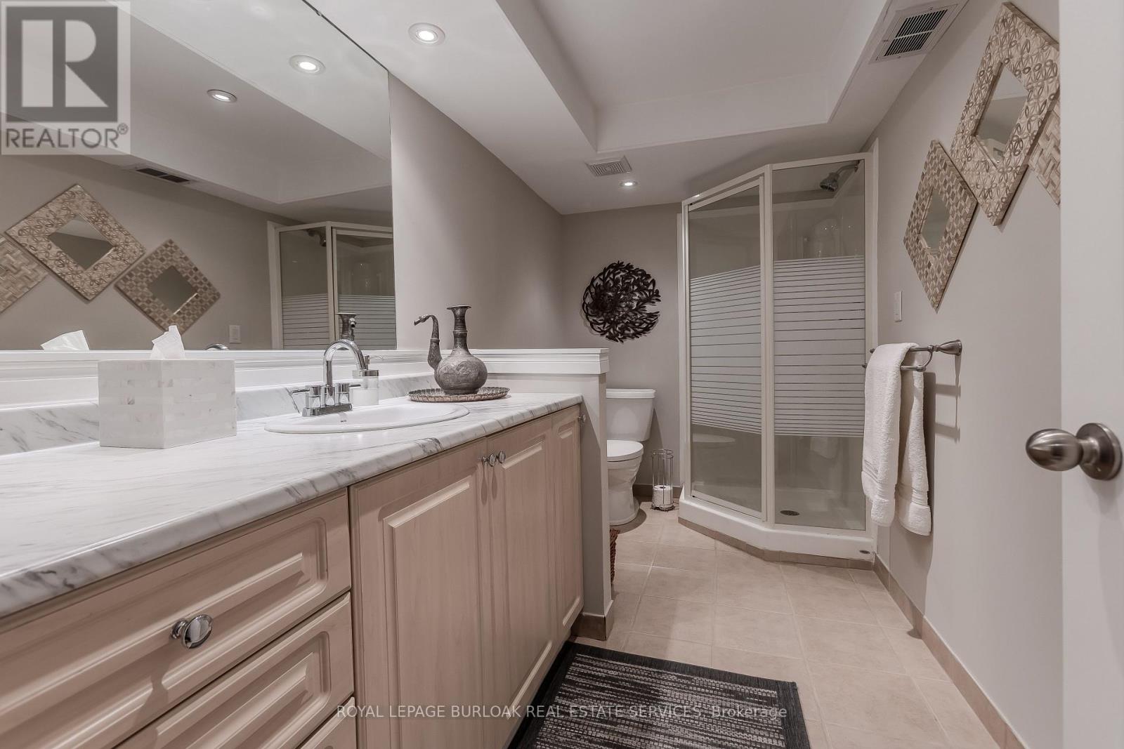 82 Terrace Drive, Grimsby, Ontario  L3M 1B5 - Photo 31 - X12182995