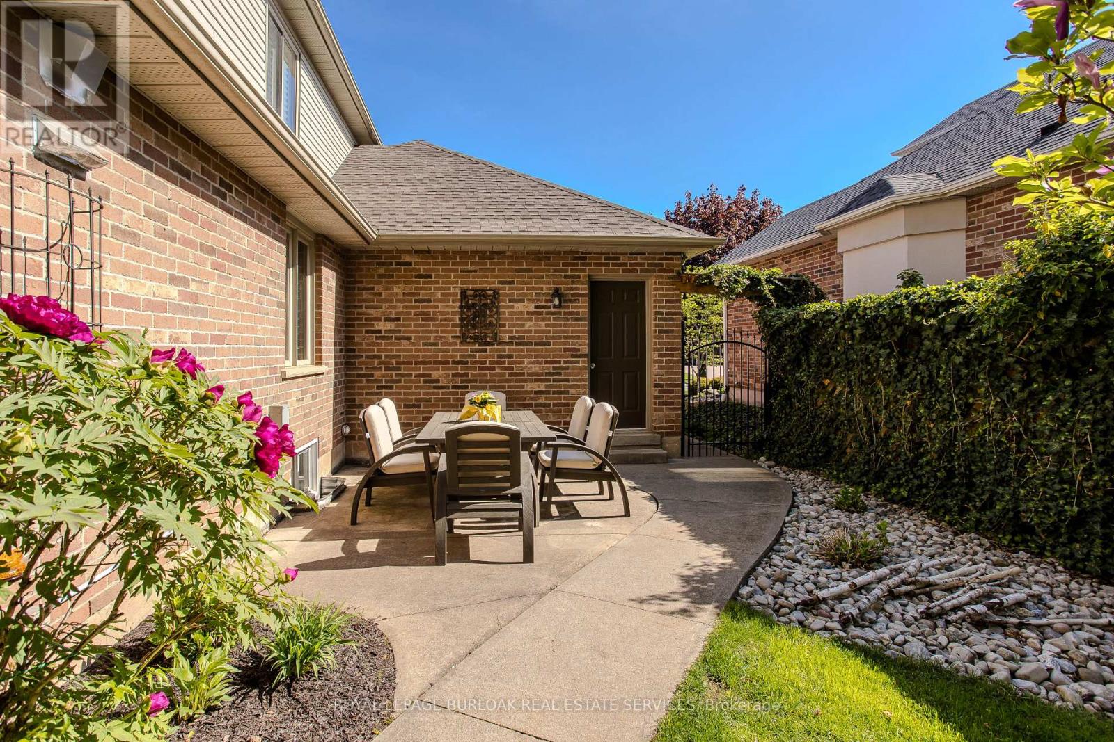 82 Terrace Drive, Grimsby, Ontario  L3M 1B5 - Photo 9 - X12182995