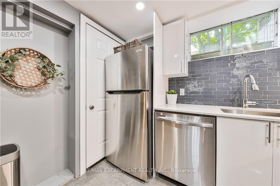 172 Hanover Place, Hamilton (Gershome), Ontario  L8K 5X6 - Photo 9 - X12183028
