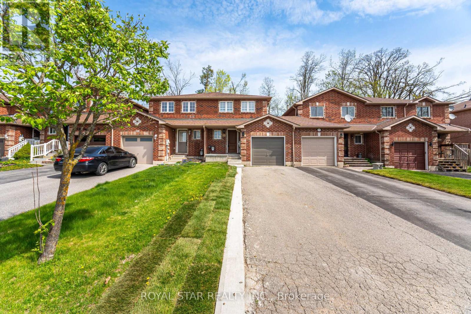 340 DUNSMORE LANE, Barrie, Ontario