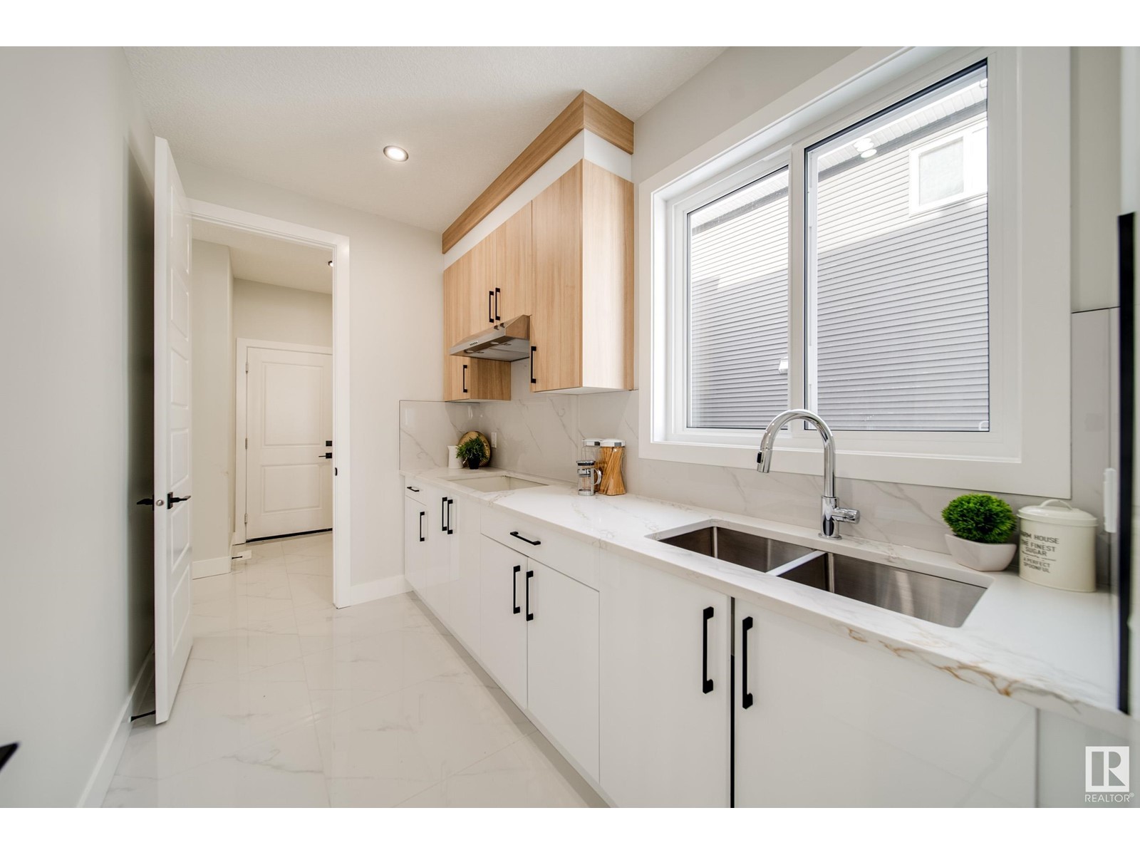 17039 45 St Nw, Edmonton, Alberta  T5Y 4C9 - Photo 8 - E4439284
