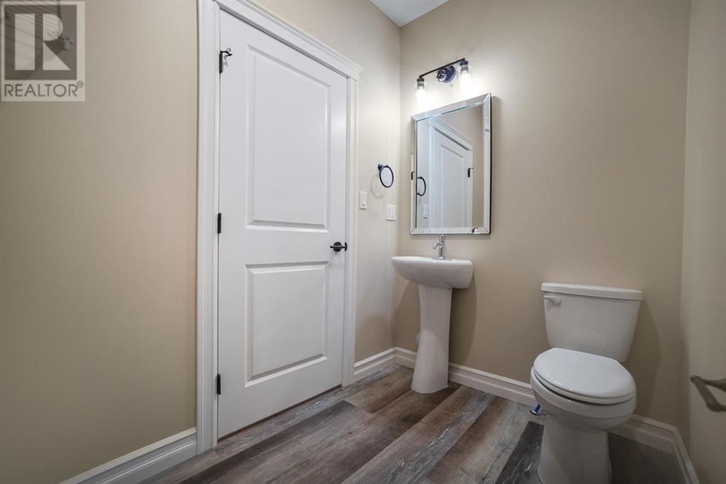 5728 55 Avenue, Camrose, Alberta  T4V 4V4 - Photo 9 - A2225532