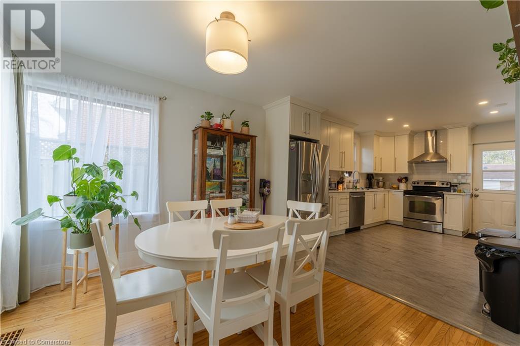 374 Weber Street E, Kitchener, Ontario  N2H 1G5 - Photo 1 - 40735401