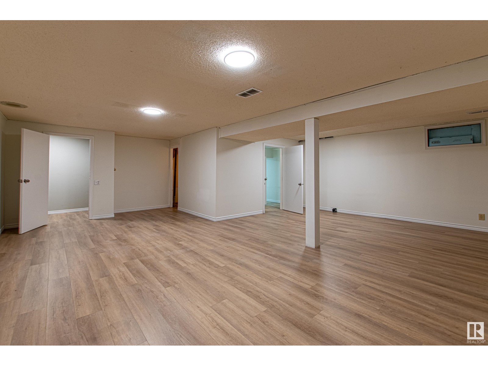 2103 67 St Nw, Edmonton, Alberta  T6K 2H7 - Photo 21 - E4436220