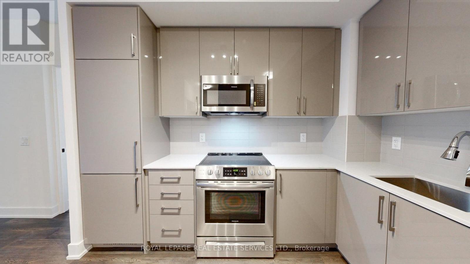202 - 2450 Old Bronte Road, Oakville, Ontario  L6M 5P6 - Photo 4 - W12160356