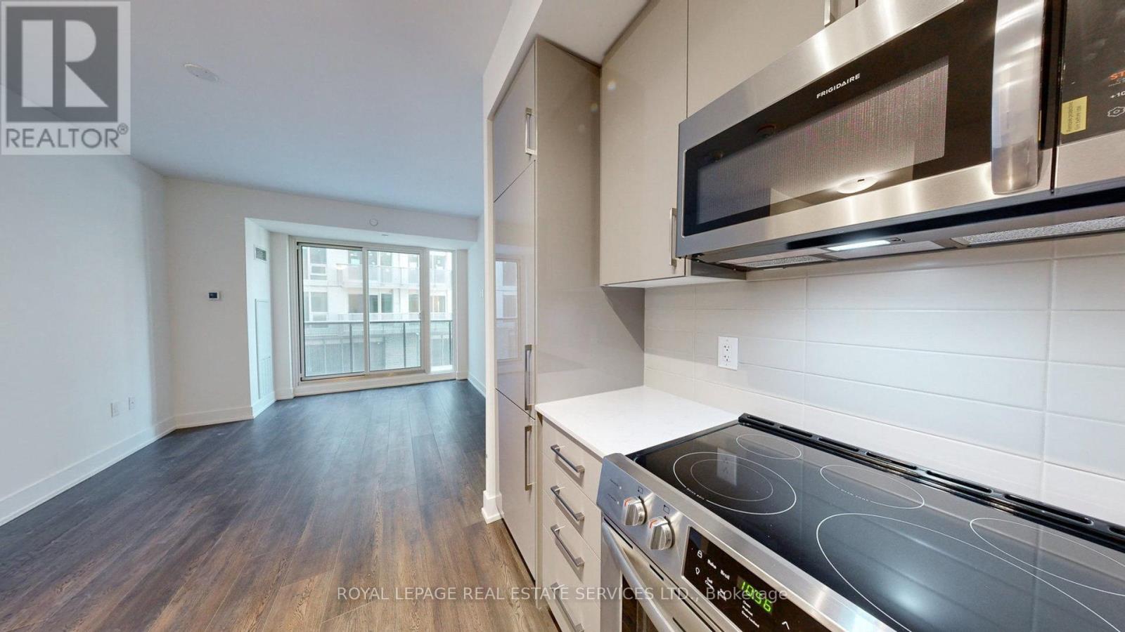 202 - 2450 Old Bronte Road, Oakville, Ontario  L6M 5P6 - Photo 2 - W12160356