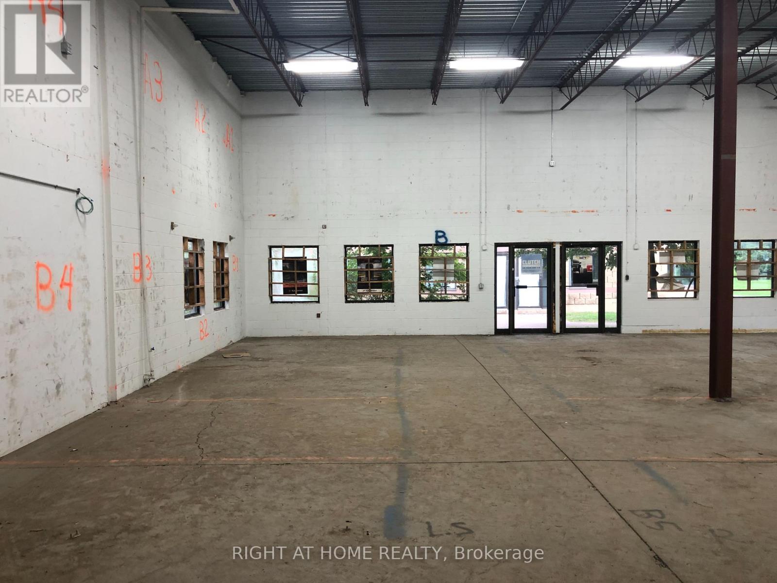 716 Industrial Avenue, Ottawa, Ontario  K1G 0Y9 - Photo 12 - X12183089