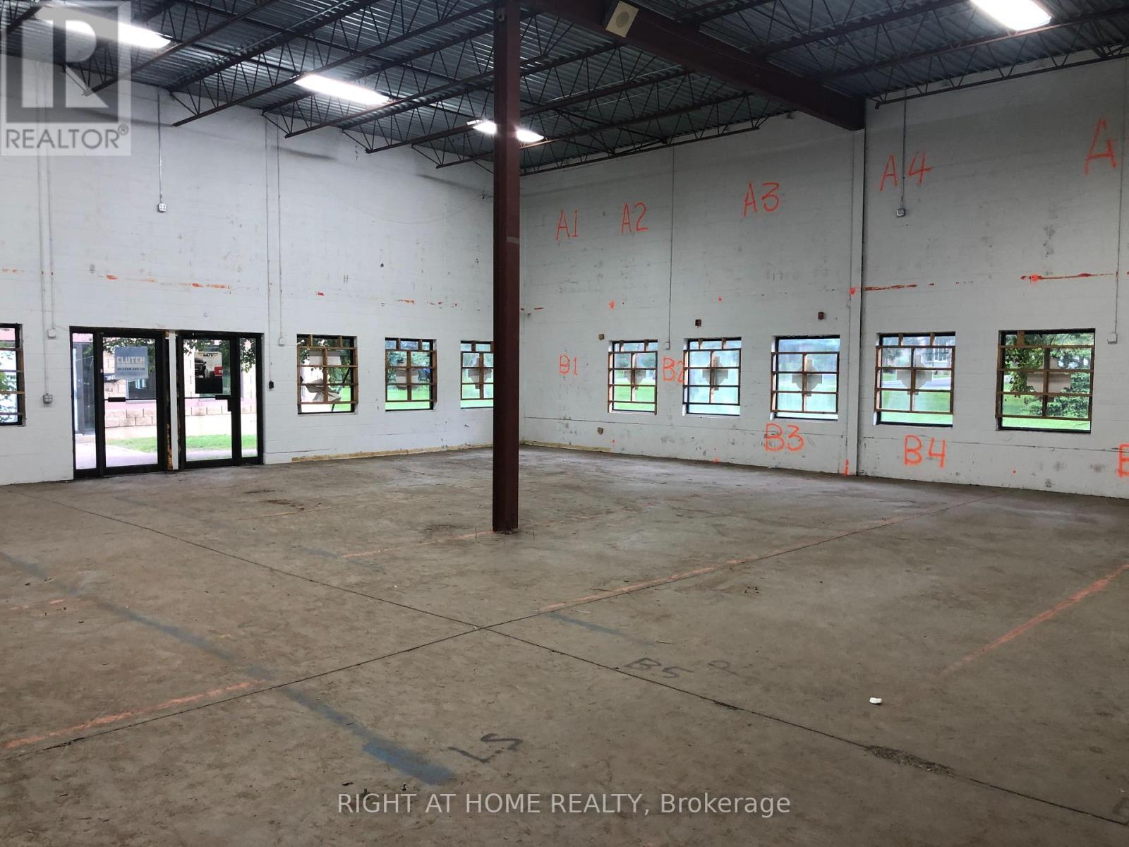 716 Industrial Avenue, Ottawa, Ontario  K1G 0Y9 - Photo 13 - X12183089