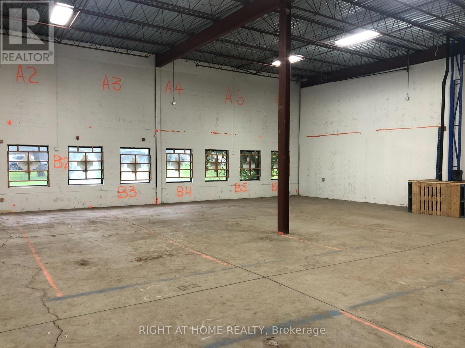 716 Industrial Avenue, Ottawa, Ontario  K1G 0Y9 - Photo 14 - X12183089