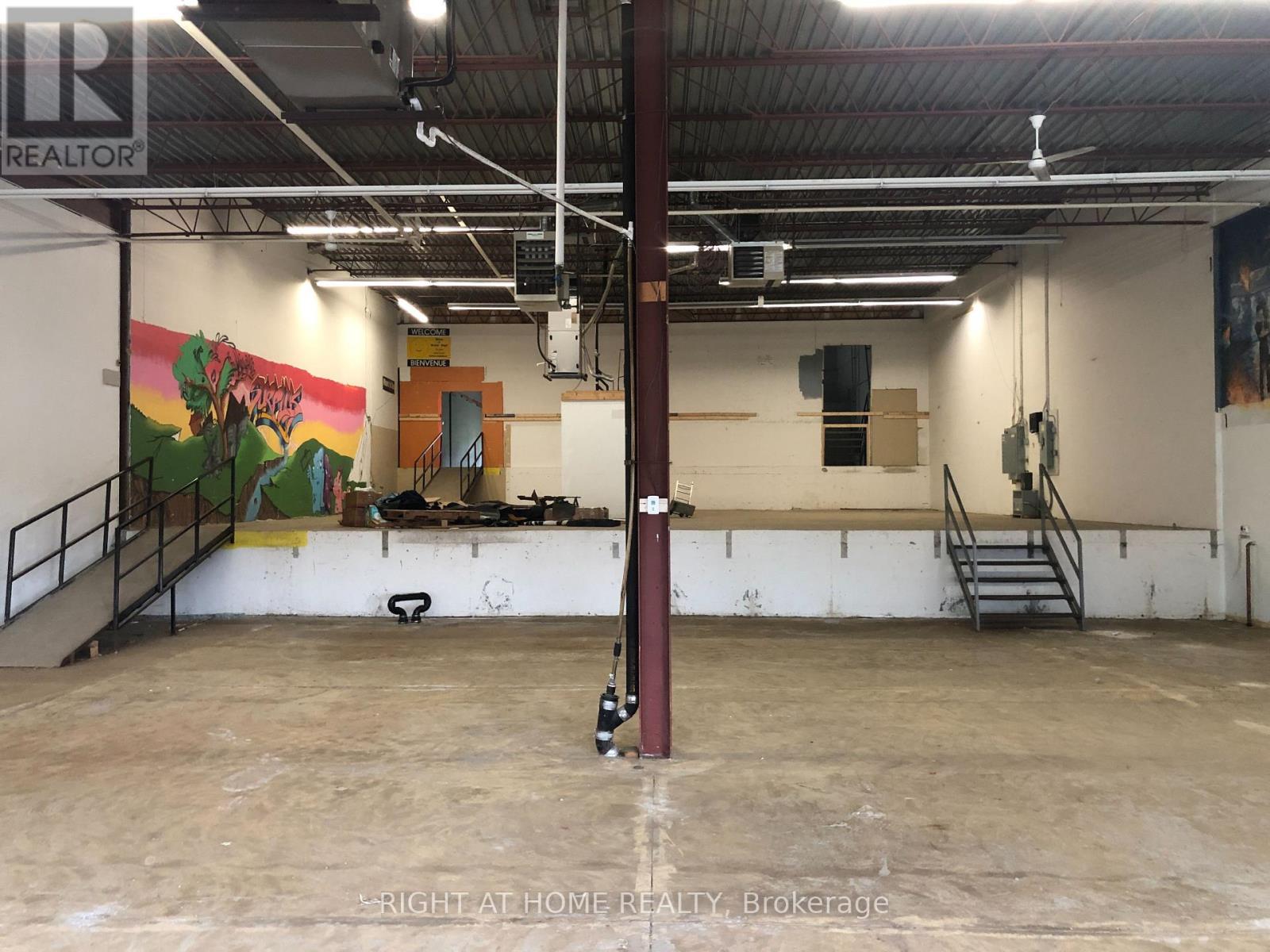 716 Industrial Avenue, Ottawa, Ontario  K1G 0Y9 - Photo 4 - X12183089
