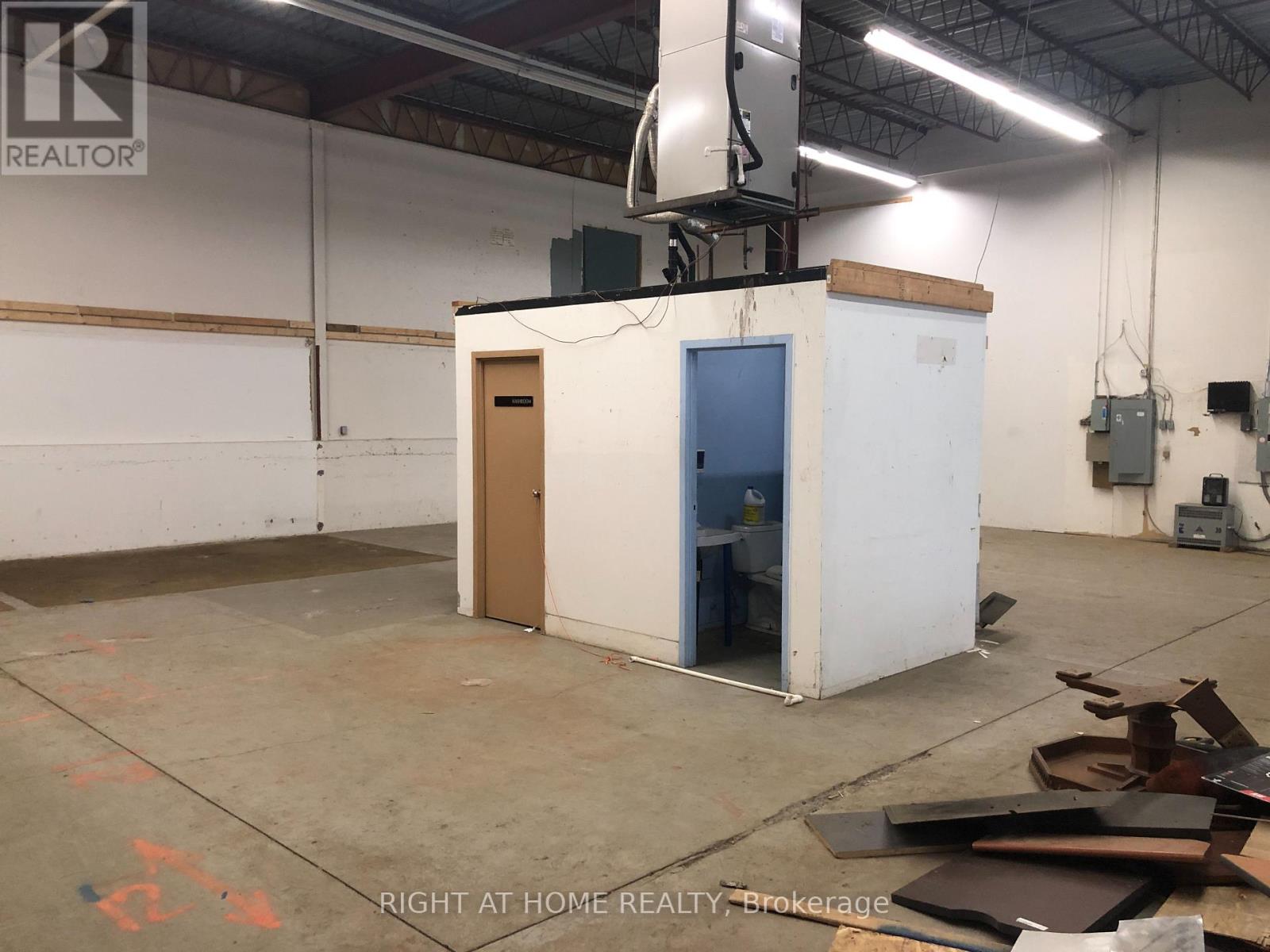 716 Industrial Avenue, Ottawa, Ontario  K1G 0Y9 - Photo 7 - X12183089