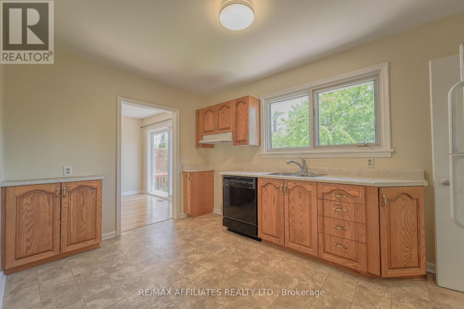 536 Browning Avenue, Ottawa, Ontario  K1G 0T4 - Photo 17 - X12183096