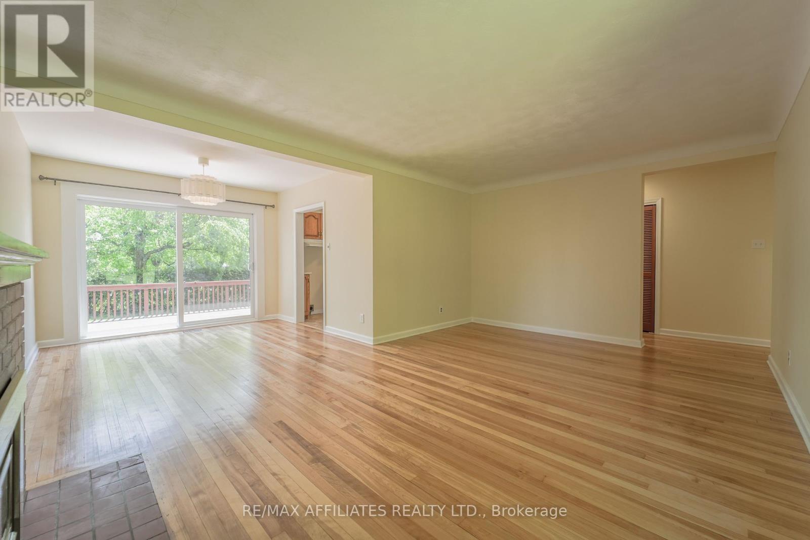 536 Browning Avenue, Ottawa, Ontario  K1G 0T4 - Photo 9 - X12183096