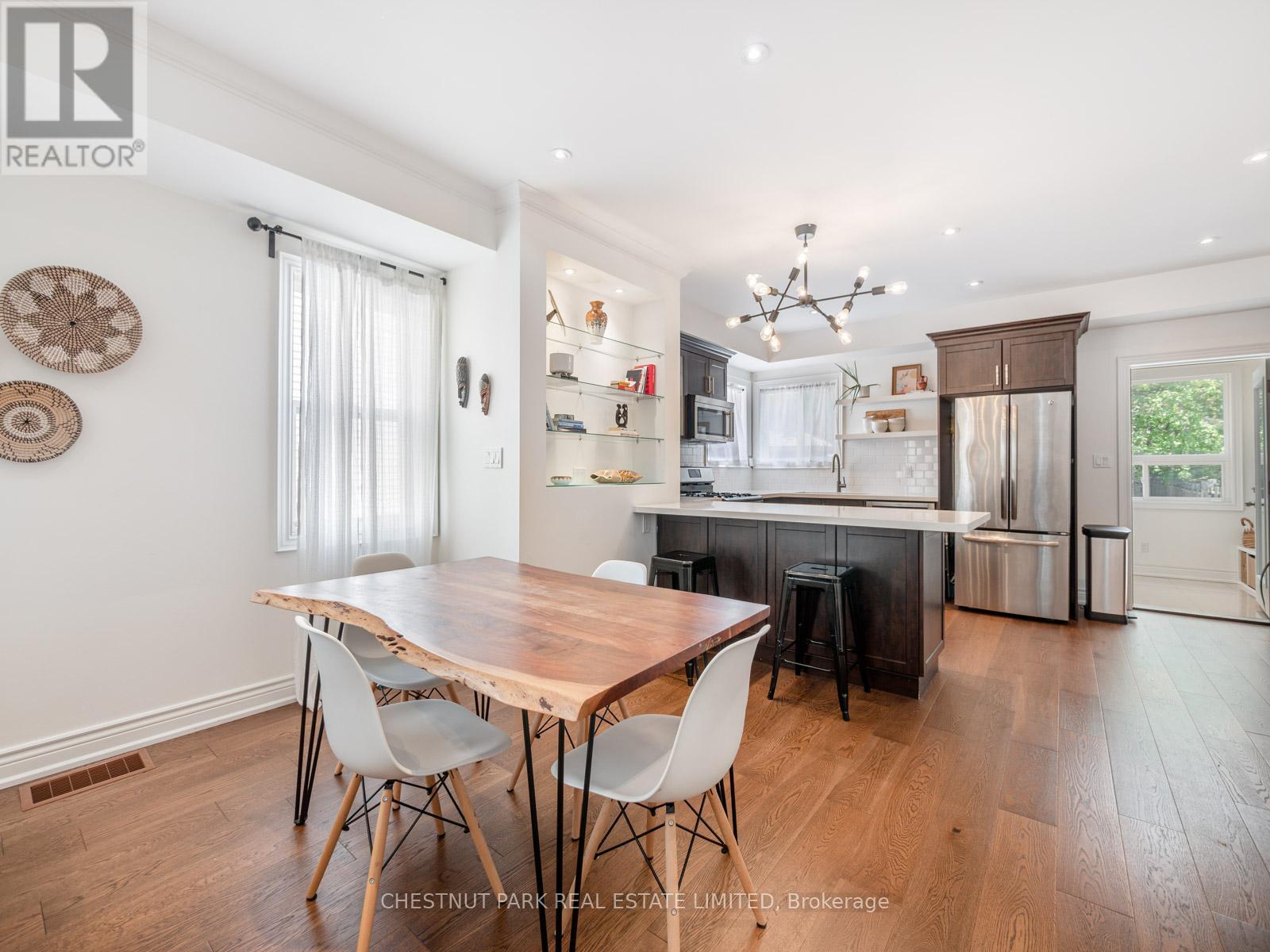 293 Woodbine Avenue, Toronto, Ontario  M4L 3P3 - Photo 11 - E12183059