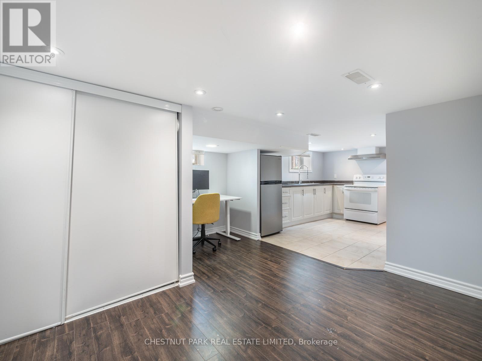 293 Woodbine Avenue, Toronto, Ontario  M4L 3P3 - Photo 34 - E12183059