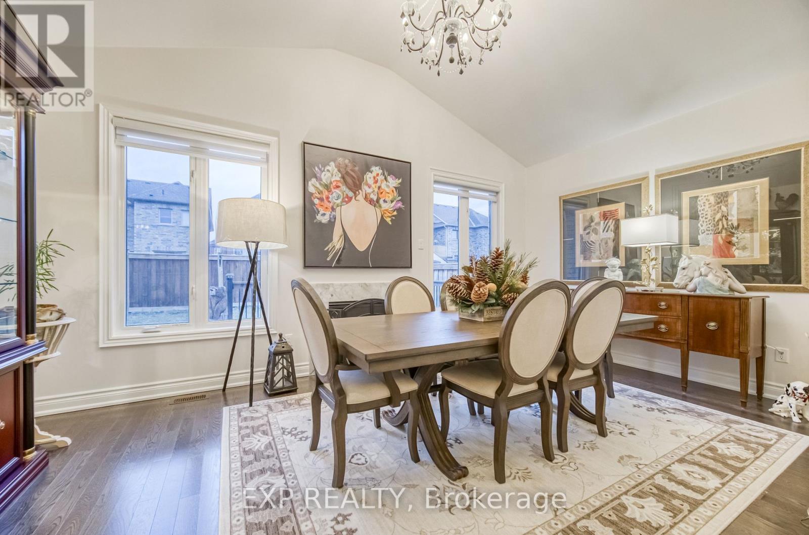 32 Deer Pass Road, East Gwillimbury (Sharon), Ontario  L9N 0S5 - Photo 11 - N12183056