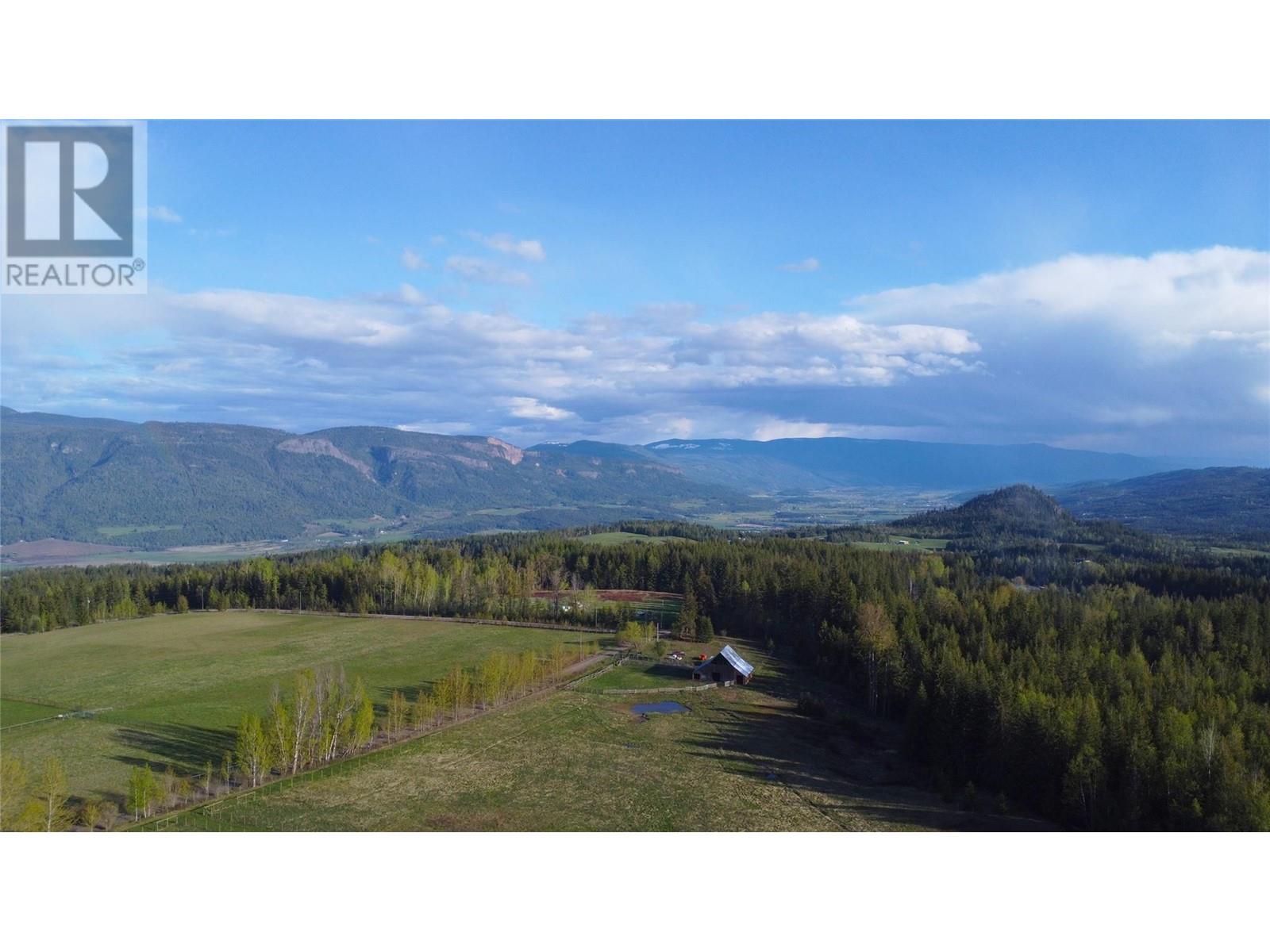 100 Lidstone Road, Salmon Arm, British Columbia