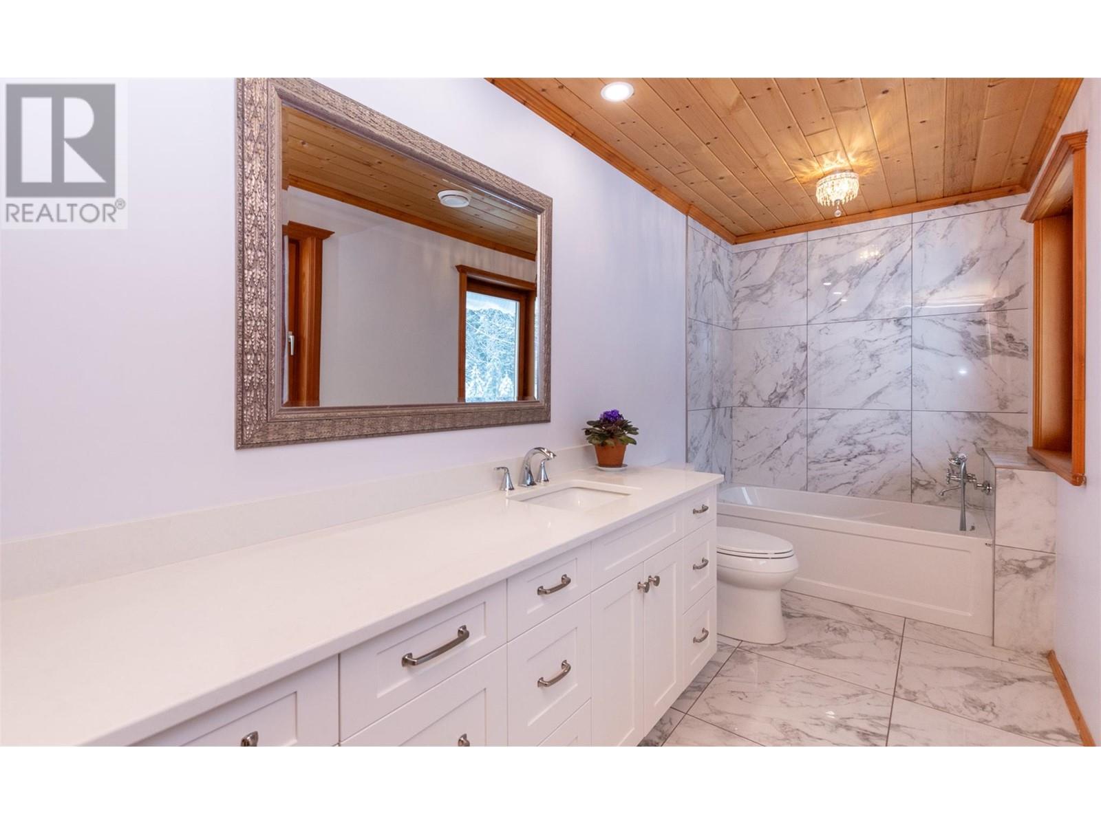 100 Lidstone Road, Salmon Arm, British Columbia  V1E 2Y1 - Photo 23 - 10330363