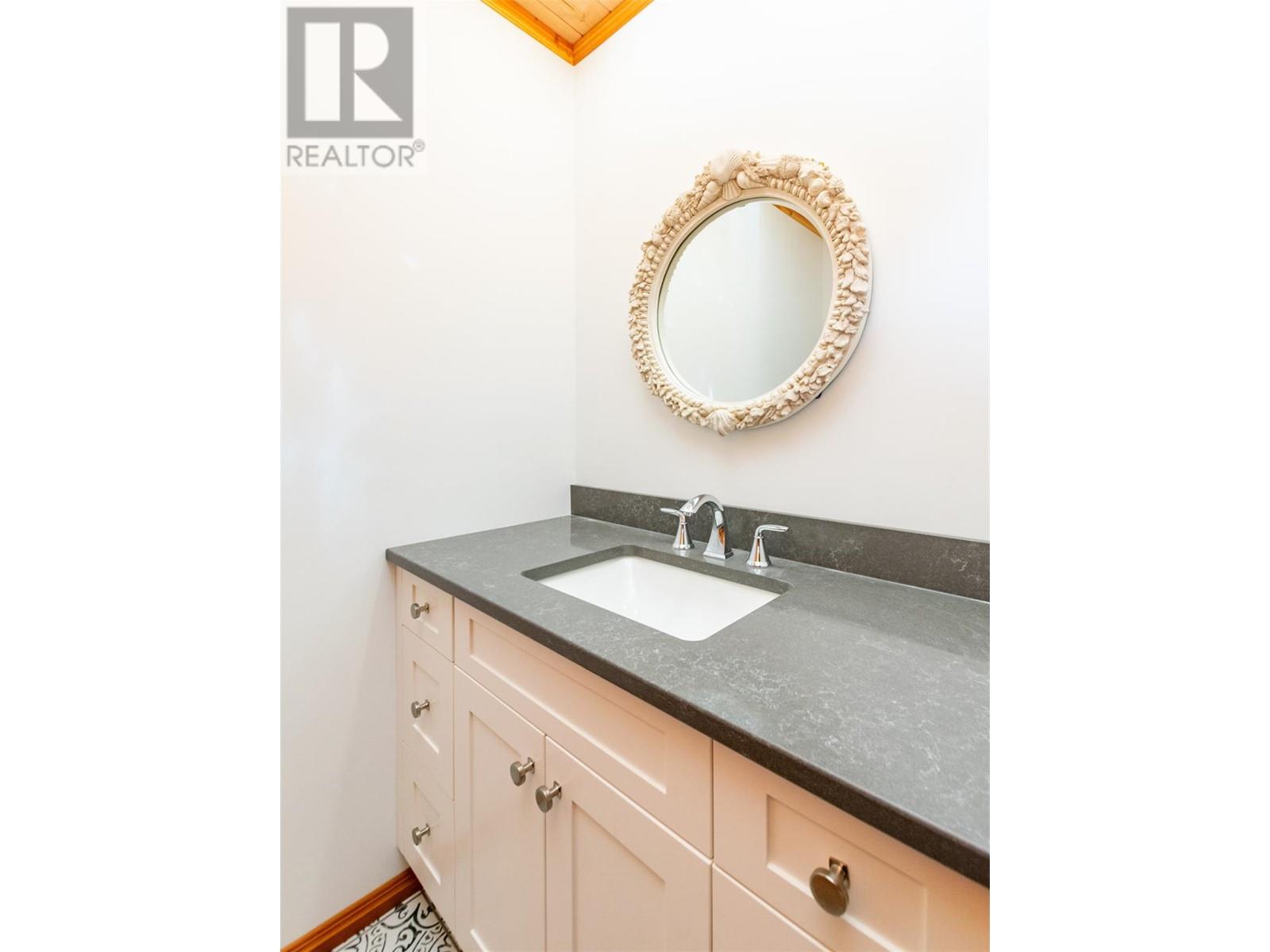 100 Lidstone Road, Salmon Arm, British Columbia  V1E 2Y1 - Photo 20 - 10330363