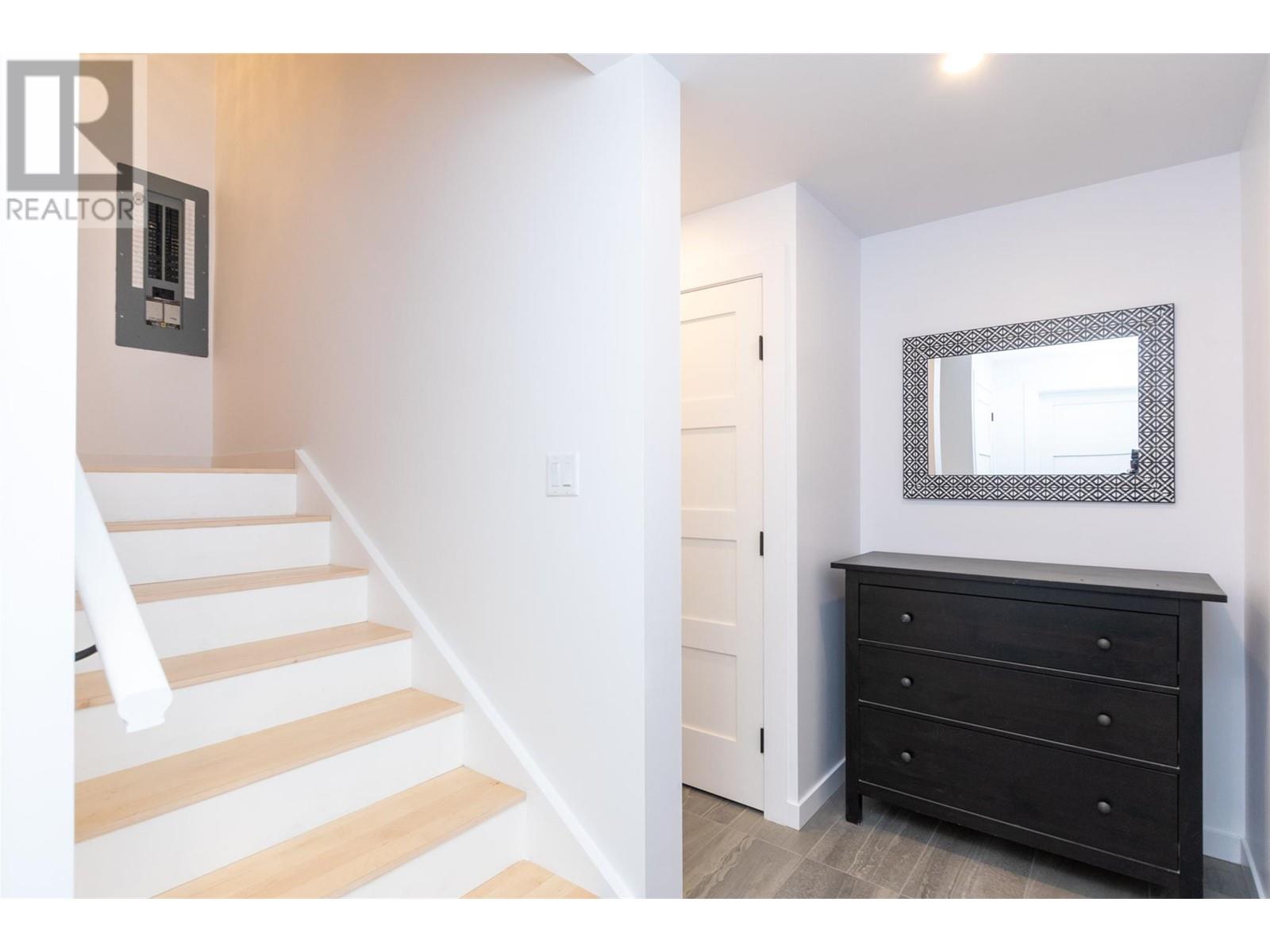100 Lidstone Road, Salmon Arm, British Columbia  V1E 2Y1 - Photo 34 - 10330363