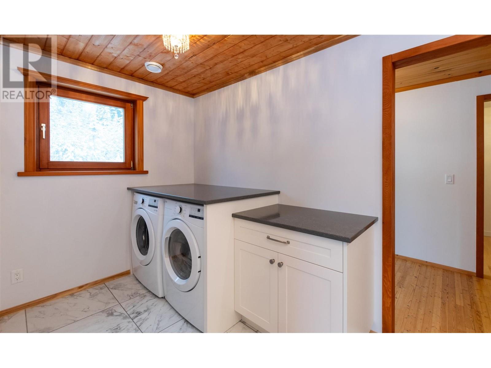 100 Lidstone Road, Salmon Arm, British Columbia  V1E 2Y1 - Photo 26 - 10330363