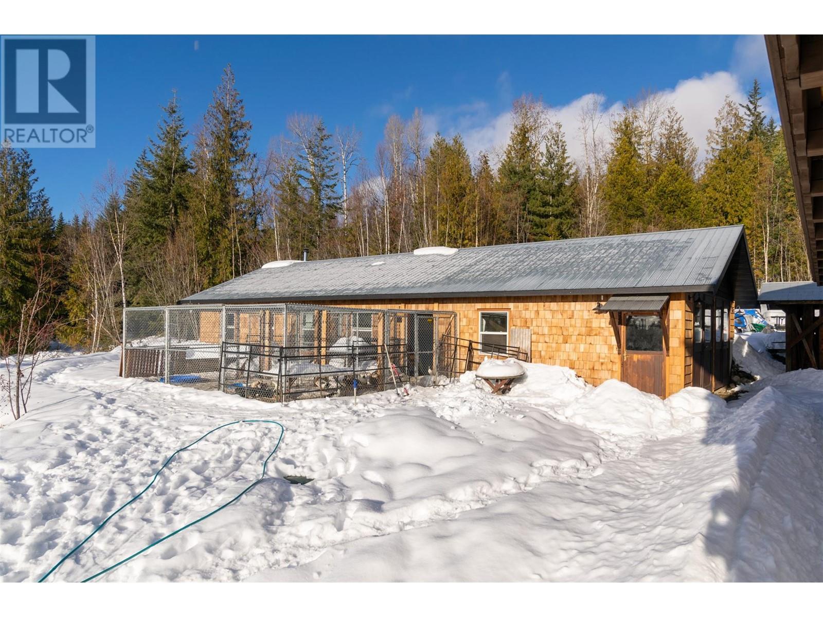 100 Lidstone Road, Salmon Arm, British Columbia  V1E 2Y1 - Photo 39 - 10330363