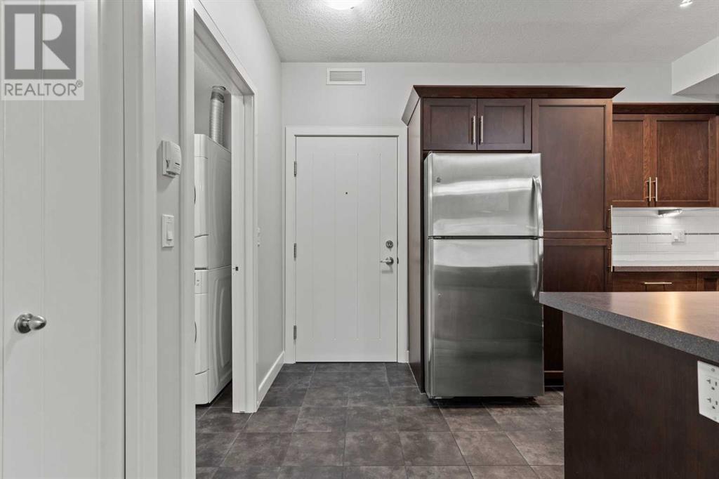 Property at 325, 20 Royal Oak Plaza NW image 2