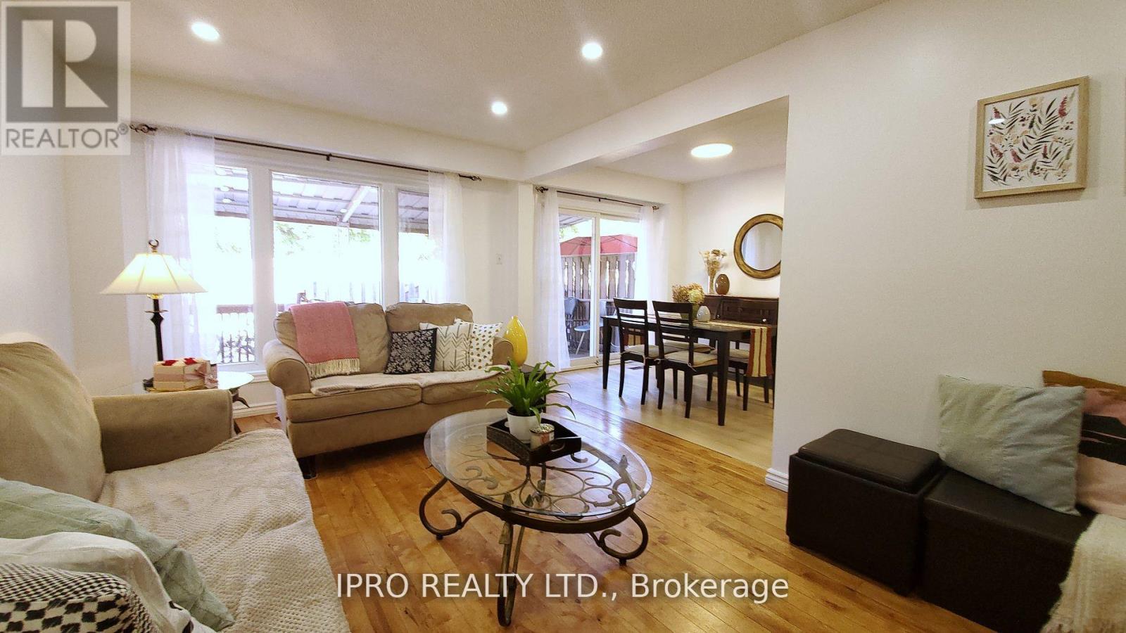 6 - 6 Carisbrooke Court, Brampton, Ontario  L6S 3K1 - Photo 2 - W12183062