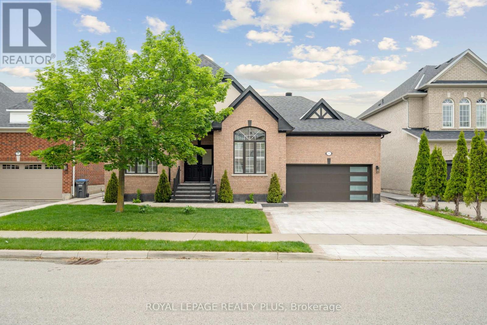 5 Redearth Gate, Brampton, Ontario  L6P 2L5 - Photo 2 - W12183075