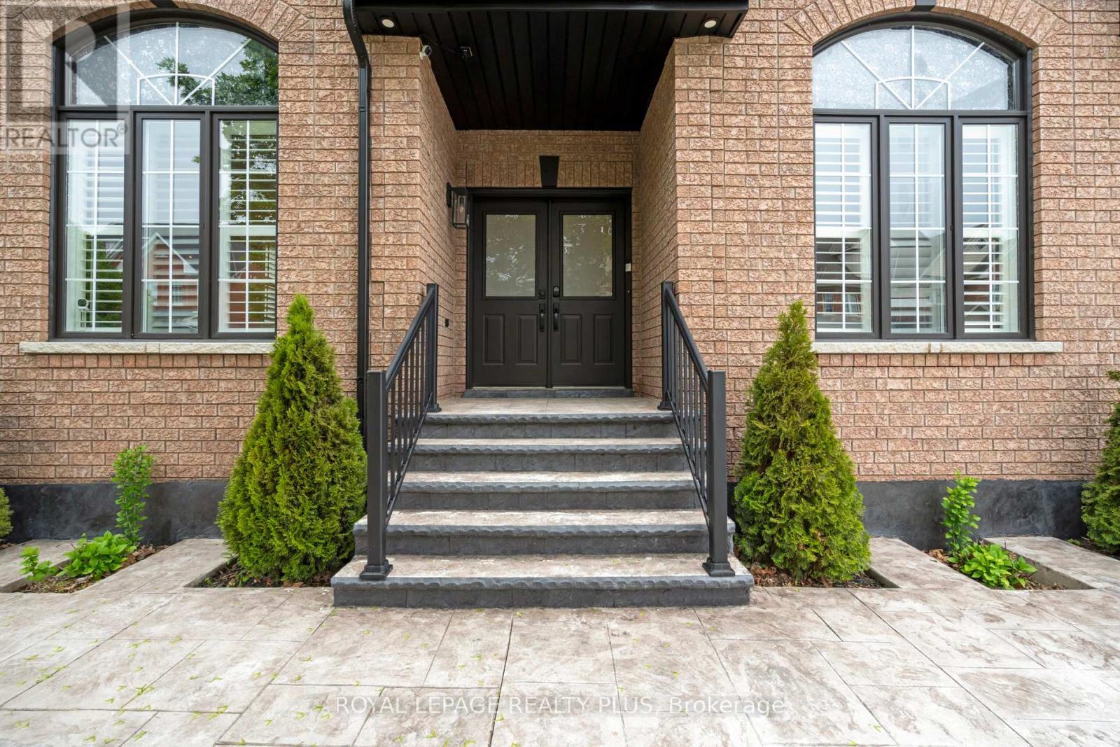 5 Redearth Gate, Brampton, Ontario  L6P 2L5 - Photo 3 - W12183075