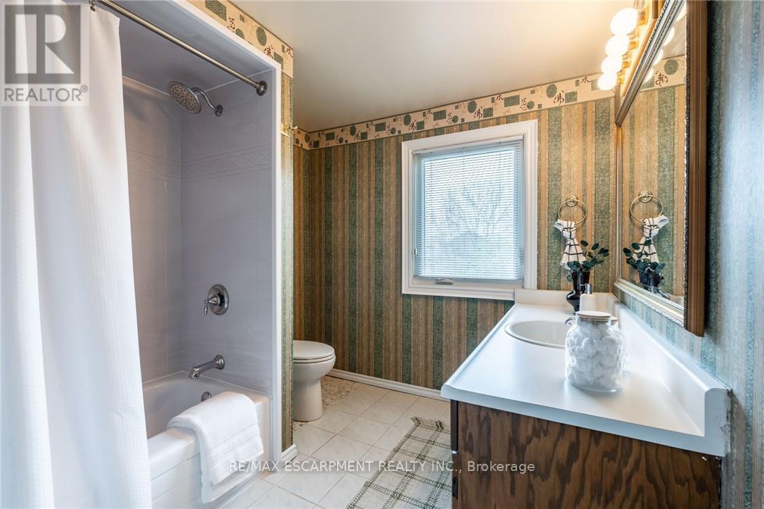 1141 Montgomery Drive, Oakville, Ontario  L6M 1E9 - Photo 29 - W12183079