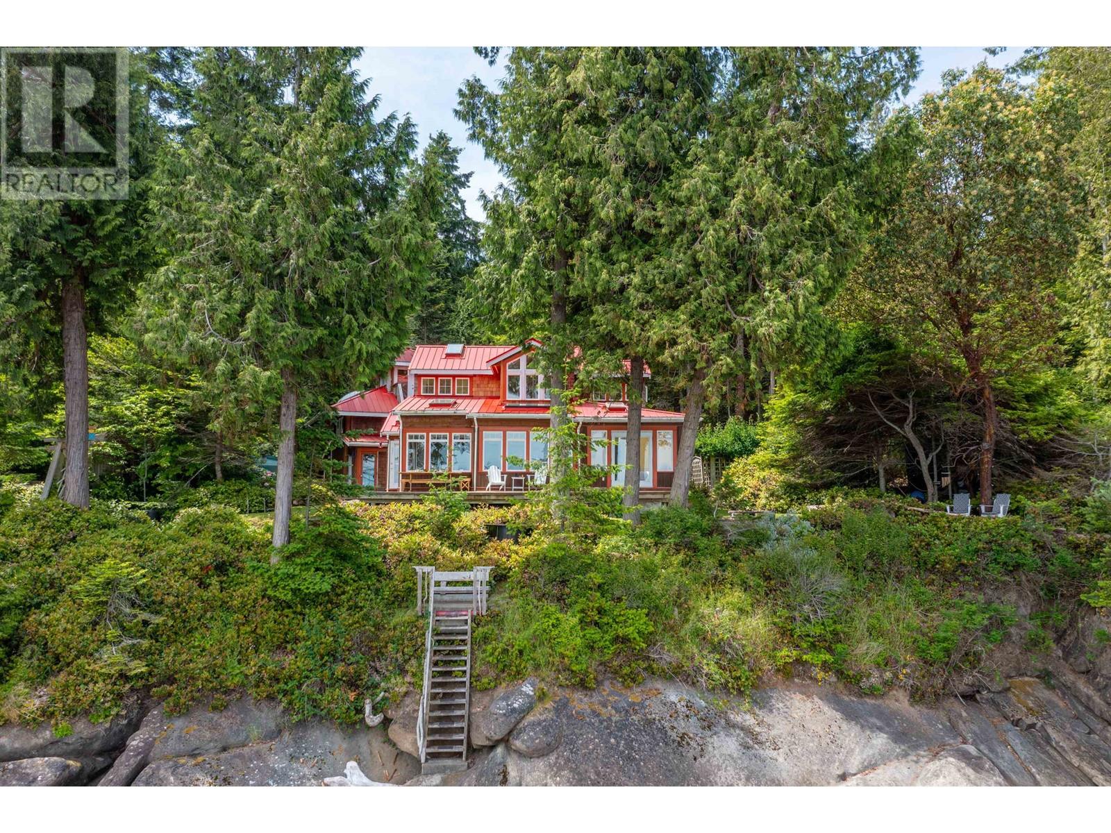 105 Island Park Drive, Galiano Island, British Columbia  V0N 1P0 - Photo 2 - R2987973