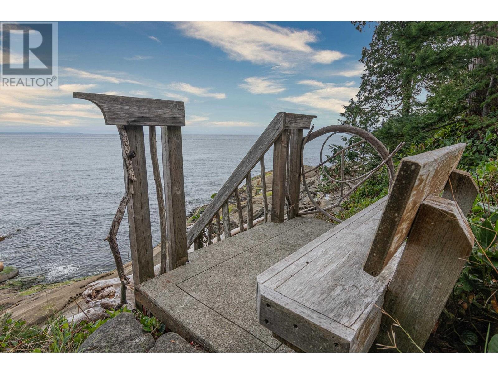 Property at 105 ISLAND PARK DRIVE image 4