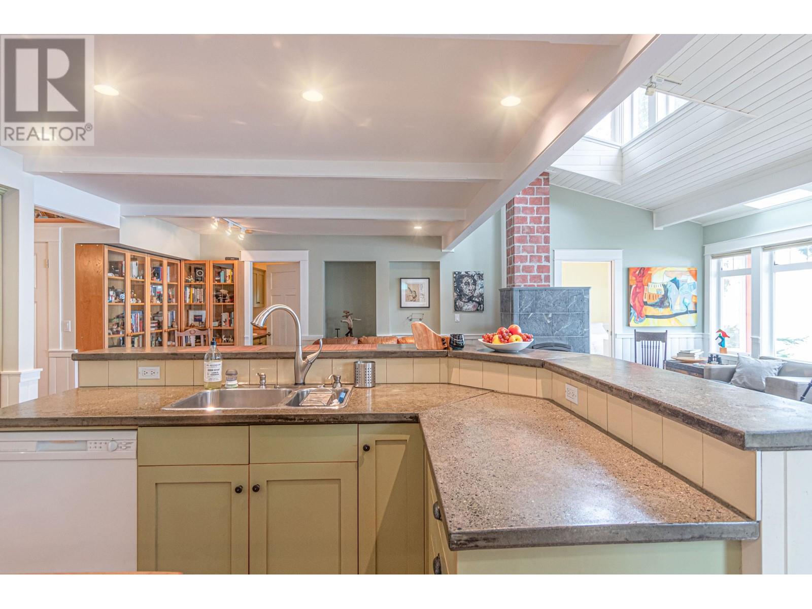 105 Island Park Drive, Galiano Island, British Columbia  V0N 1P0 - Photo 15 - R2987973